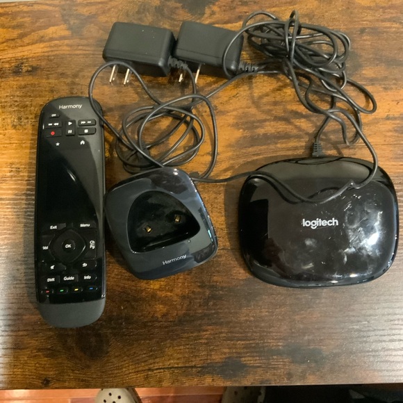 Rare: Logitech Harmony: Ultimate One Remote with Hub ( 2 available) - Picture 2 of 11